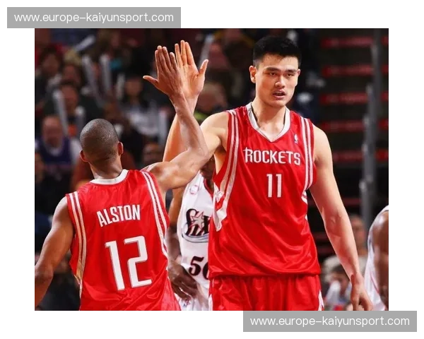 篮球首发阵容：从场上到赛场的胜利之钥