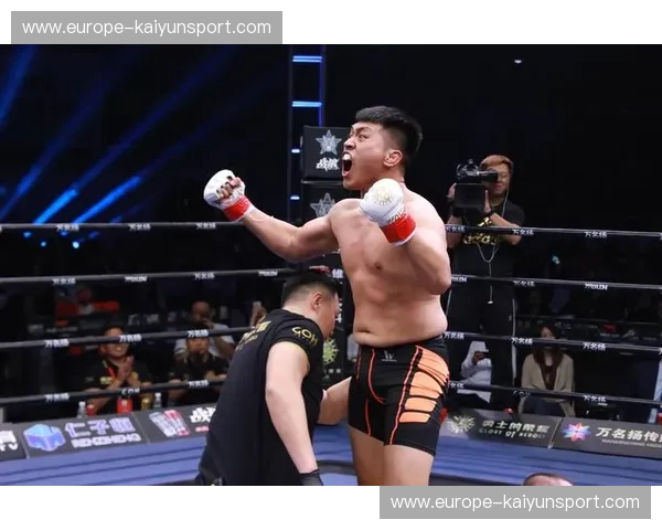 拳力对决：周志鹏vs潇杀狂，谁能主宰擂台荣耀？